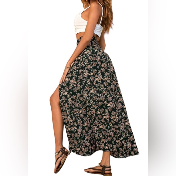 Boho Floral Maxi Skirt.
Beautiful Spring/Summer Skirt - Picture 4 of 6